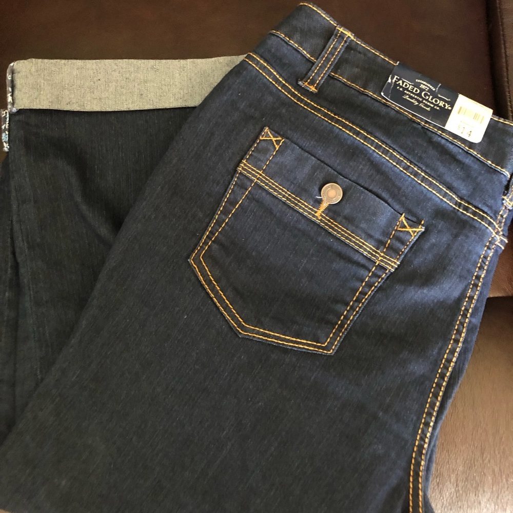 NWT Faded Glory Capri Jeans